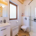 木屋 Karmelowe Kaszuby, Z Jacuzzi Na Tarasie Z Widokiem Na Jezioro Stężyca