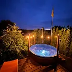 木屋 Karmelowe Kaszuby, Z Jacuzzi Na Tarasie Z Widokiem Na Jezioro *