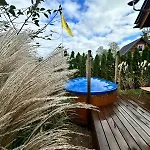 木屋 Karmelowe Kaszuby, Z Jacuzzi Na Tarasie Z Widokiem Na Jezioro Stężyca