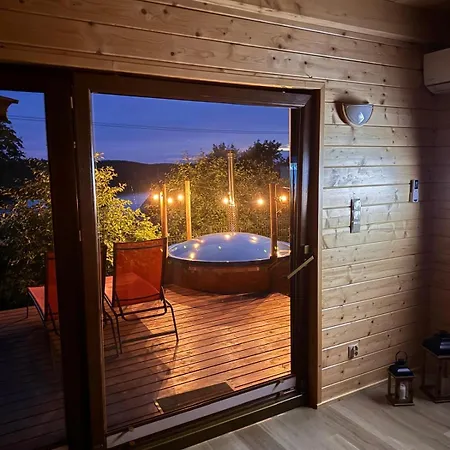 Karmelowe Kaszuby, Z Jacuzzi Na Tarasie Z Widokiem Na Jezioro Chalet Stężyca