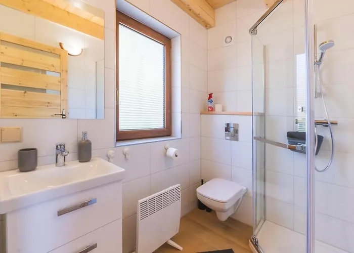 شاليه Karmelowe Kaszuby, Z Jacuzzi Na Tarasie Z Widokiem Na Jezioro Stężyca