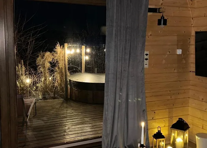 Karmelowe Kaszuby, Z Jacuzzi Na Tarasie Z Widokiem Na Jezioro Alpstuga Stężyca